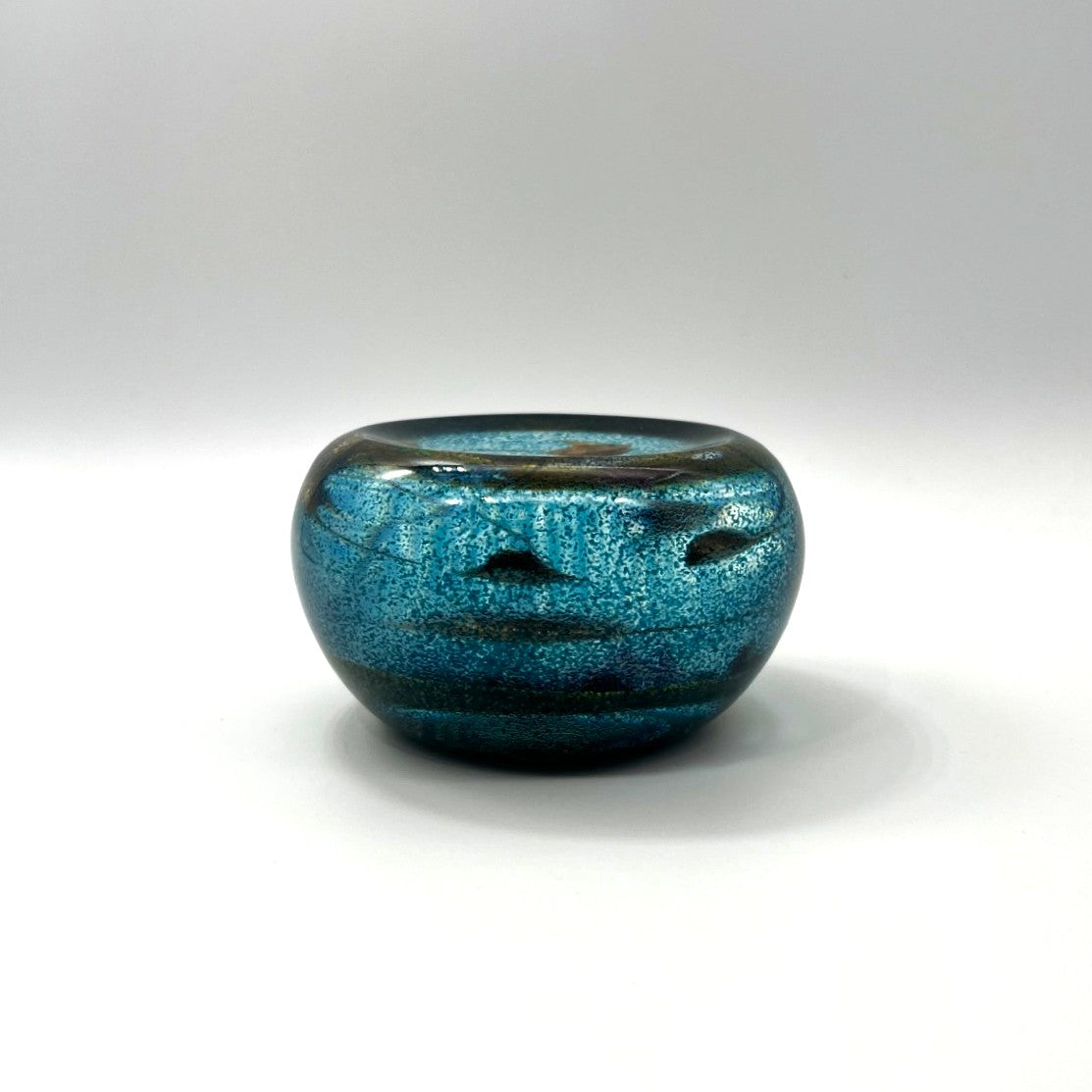 Gold Manta Ray Bowl Paperweight by William Manson